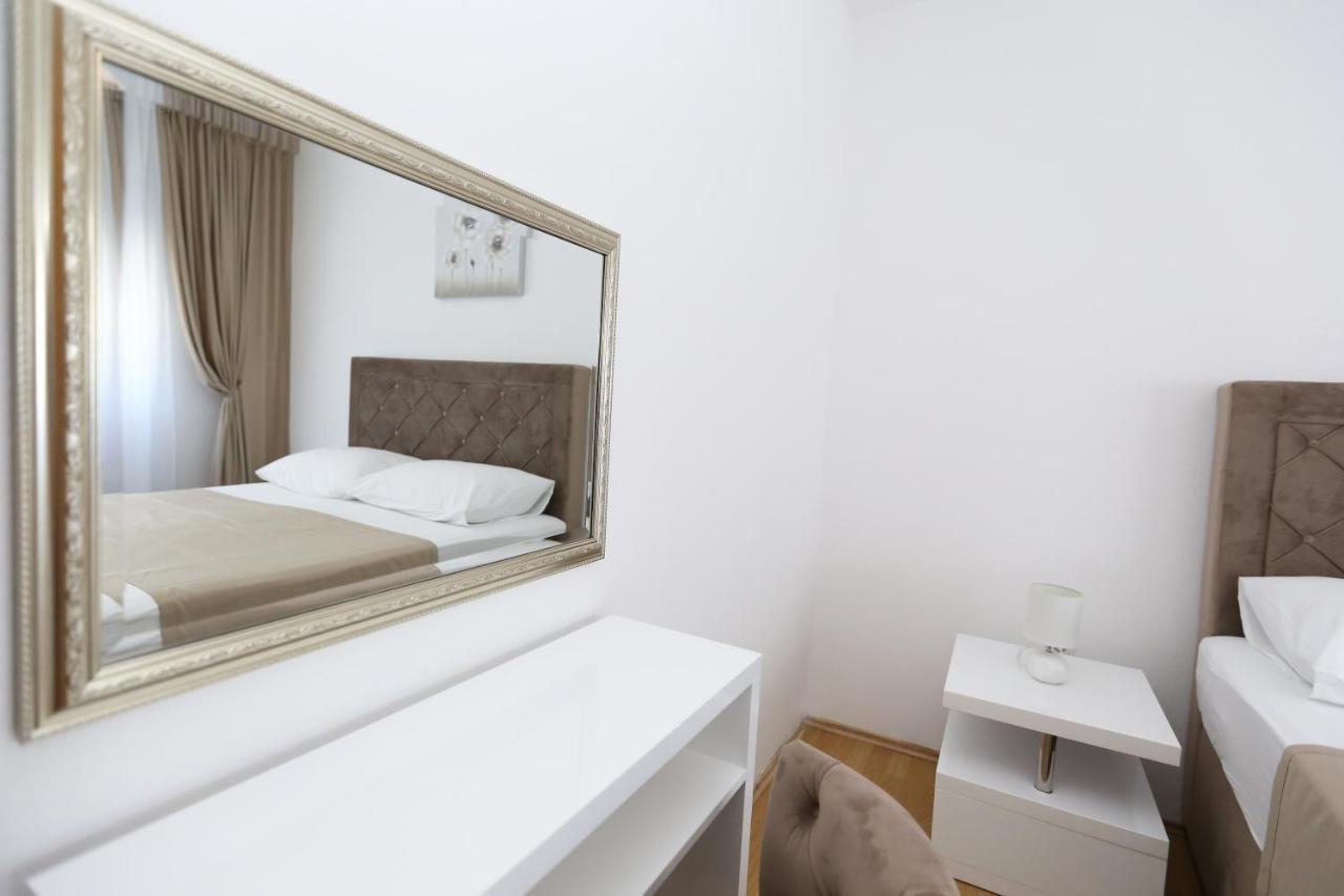 Apartmani Guto Podstrana Exteriör bild