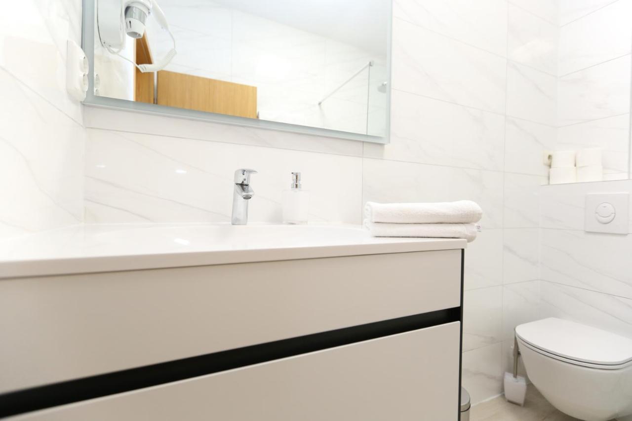 Apartmani Guto Podstrana Exteriör bild