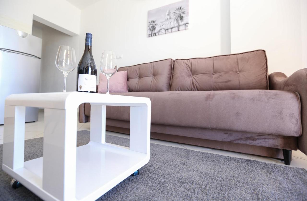 Apartmani Guto Podstrana Exteriör bild
