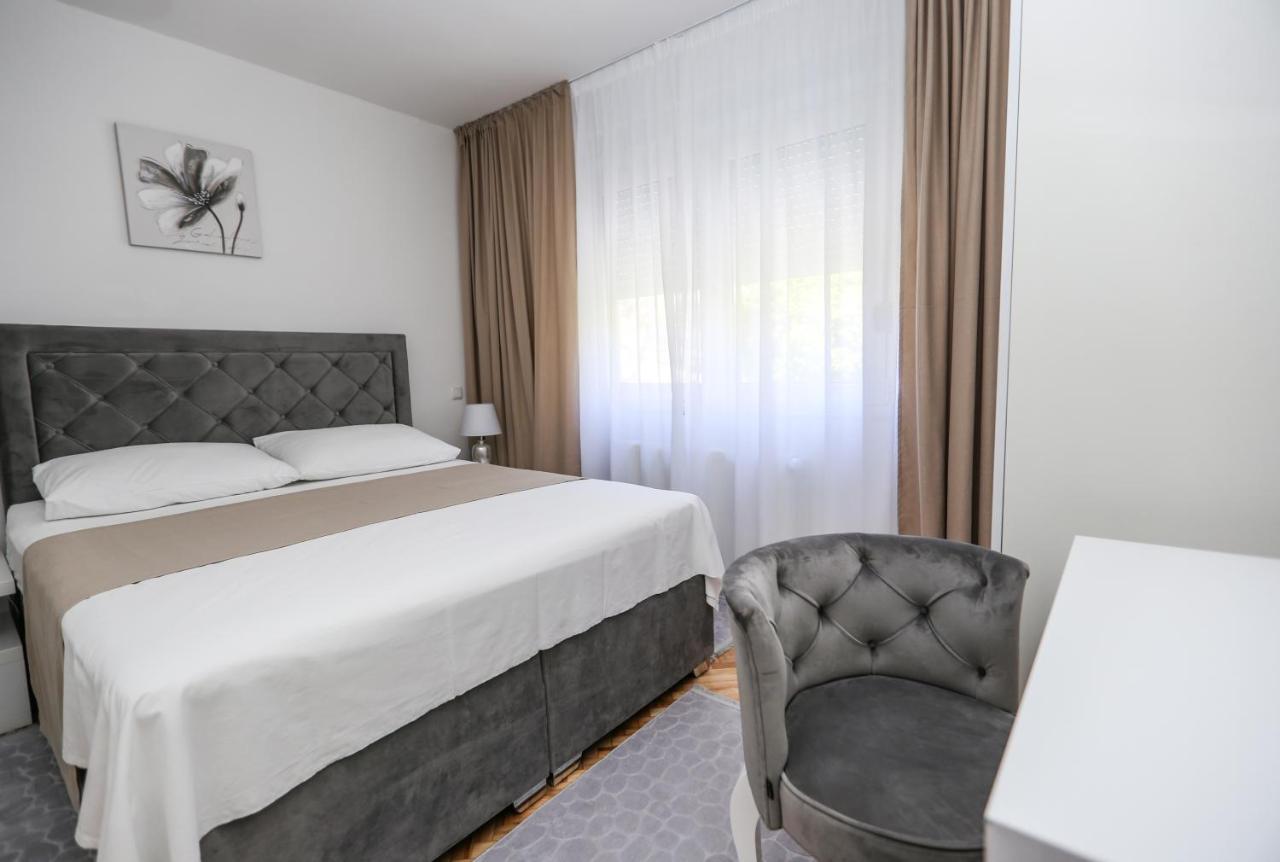 Apartmani Guto Podstrana Exteriör bild