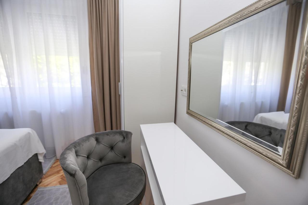 Apartmani Guto Podstrana Exteriör bild