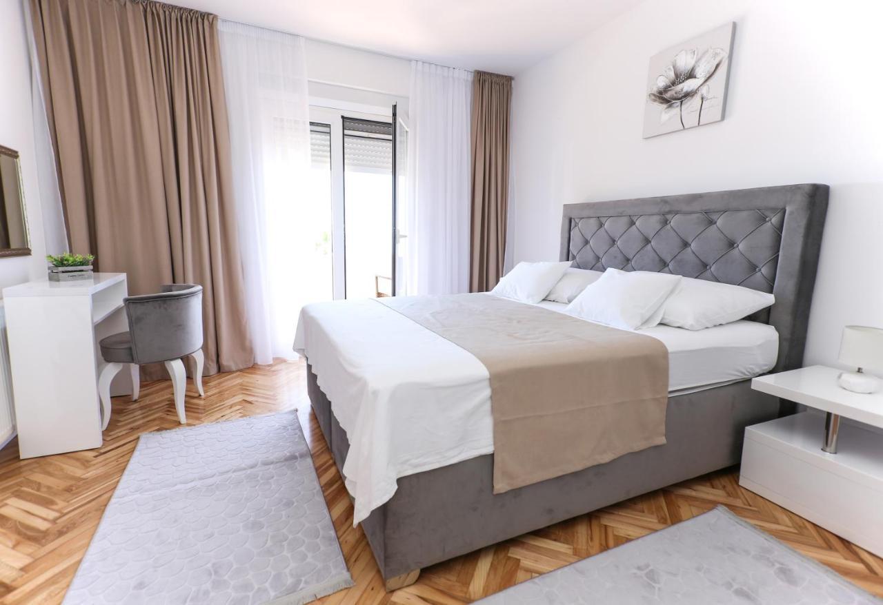 Apartmani Guto Podstrana Exteriör bild
